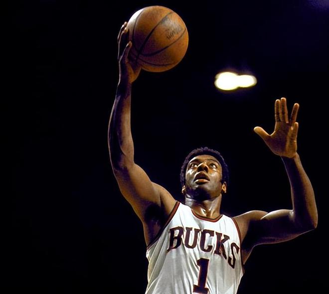 的表现显示 的表现显示