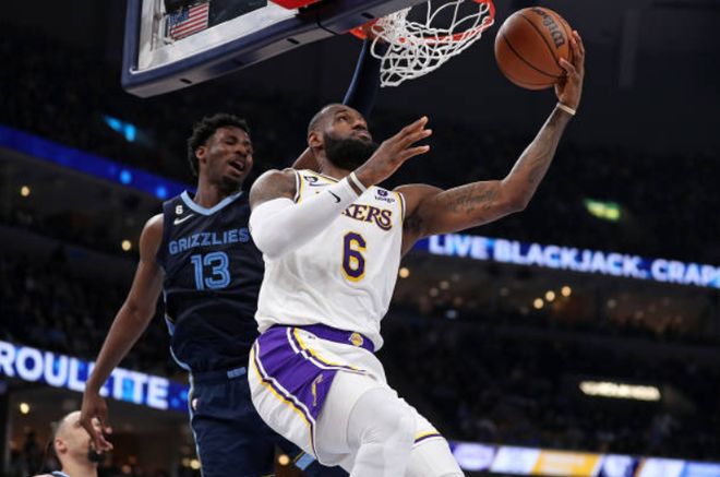 牵制与后腰 牵制与后腰